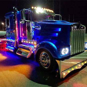 custom 18 wheeler